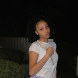 Meet your Posher, Alexandra